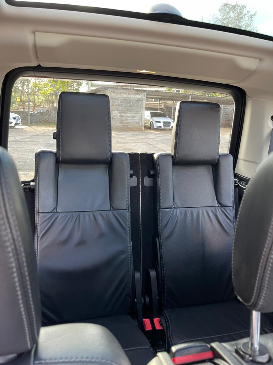 DISCOVERY 4 HSE 2014 LR4 Triple Sunroof new On offer