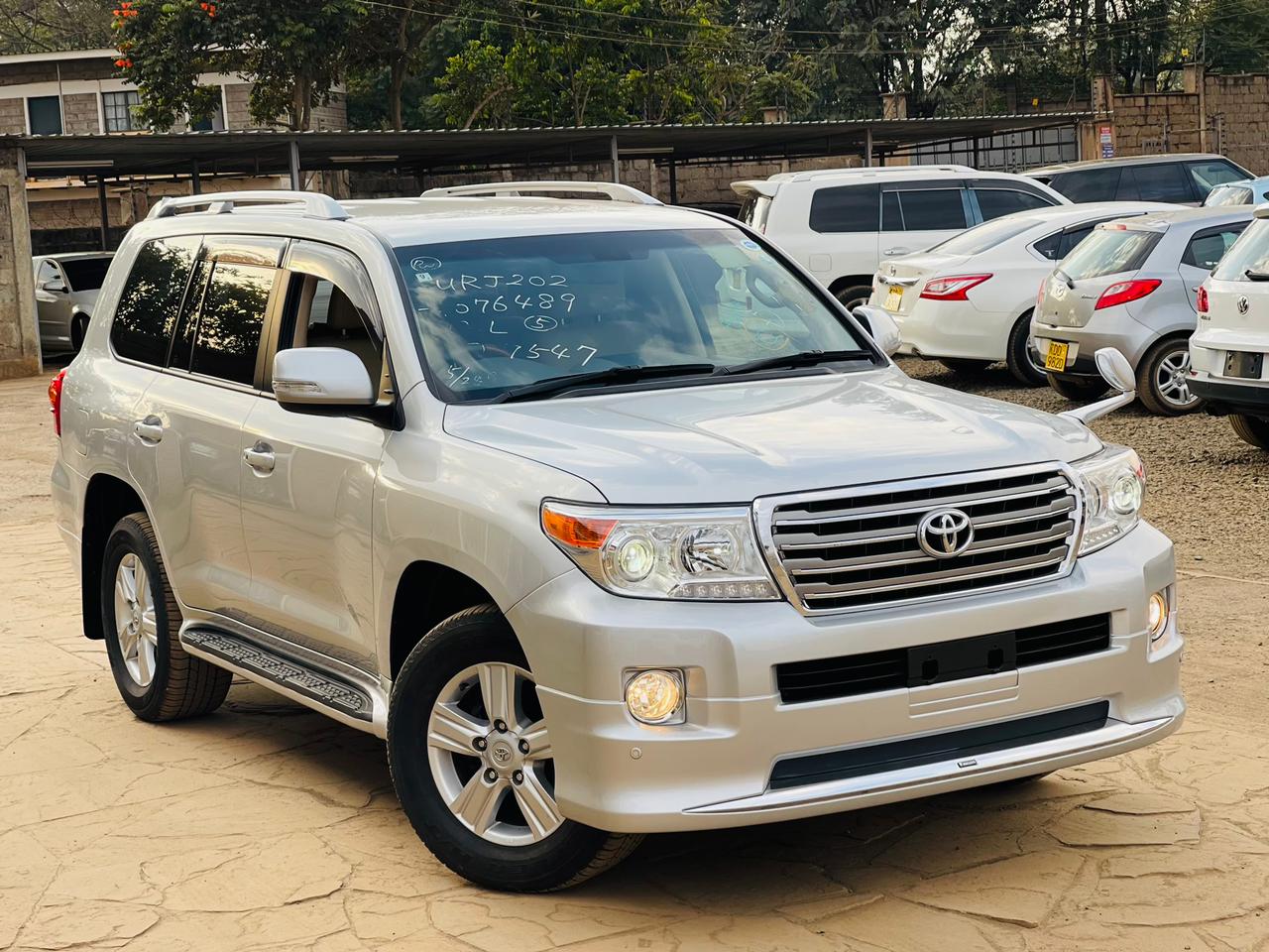 2014 Toyota Landcruiser VX V8 BEIGE INTERIOR New CHEAPEST OFFER in Kenya