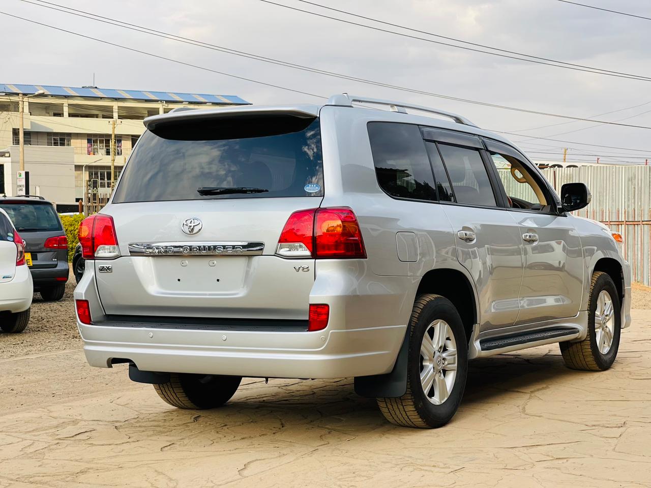 2014 Toyota Landcruiser VX V8 BEIGE INTERIOR New CHEAPEST OFFER in Kenya