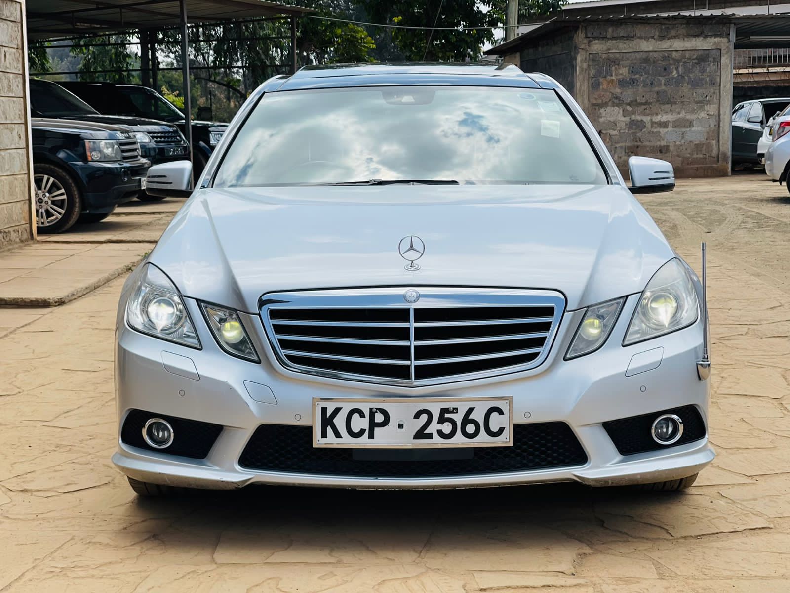 Mercedes Benz E250 CGI fully loaded as New Pay 30% 70% in 60 months Wow