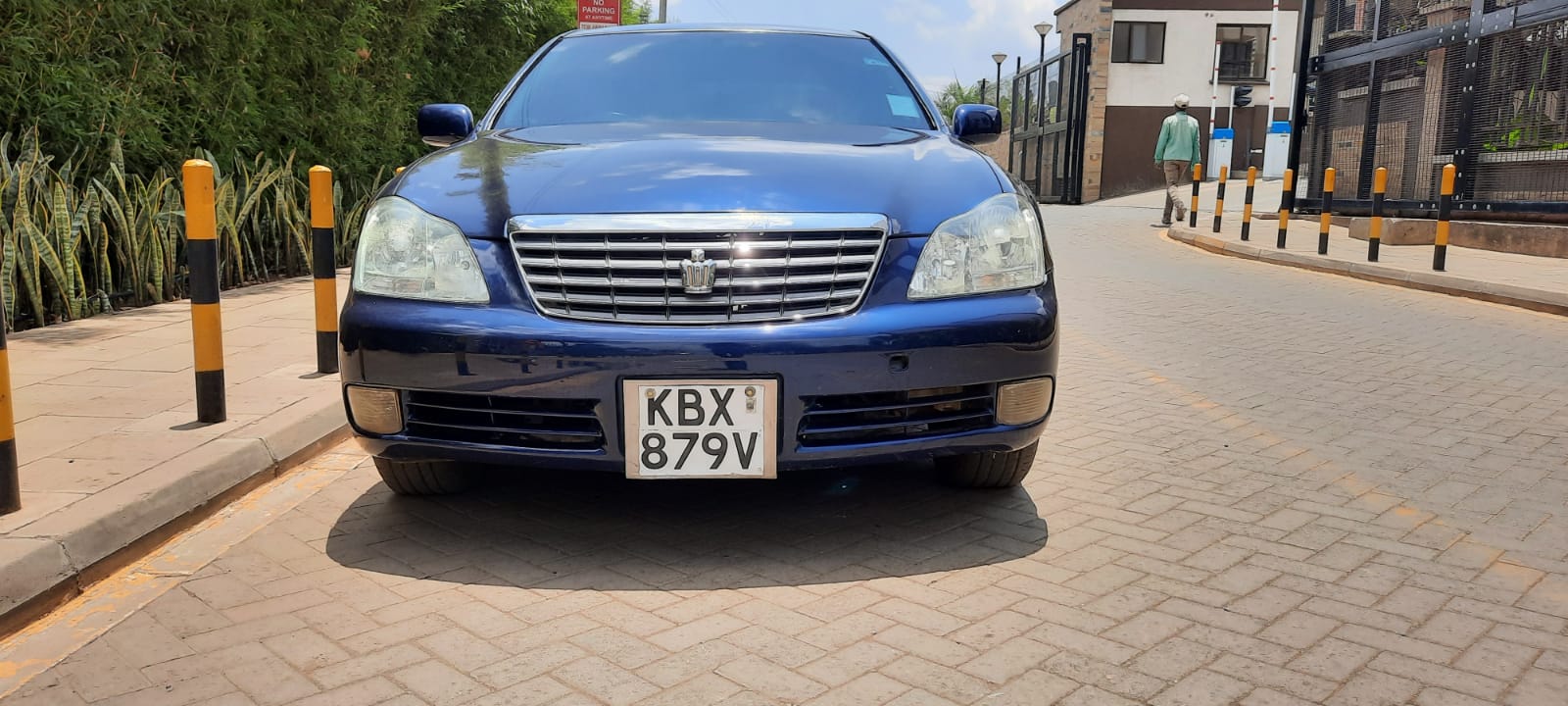 Toyota Crown 2006 pay 20% Balance in 60 Months OFFER