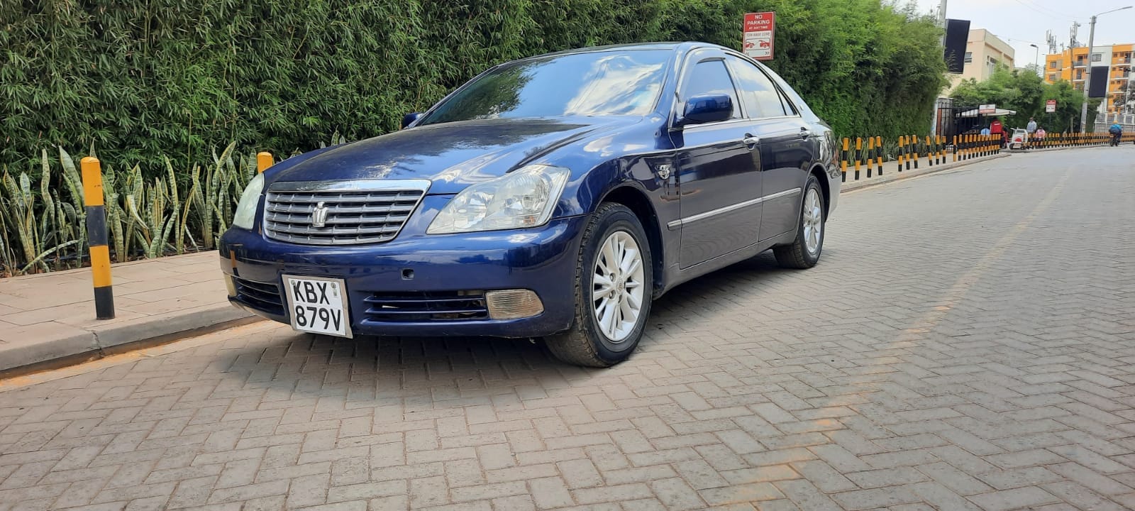Toyota Crown 2006 pay 20% Balance in 60 Months OFFER