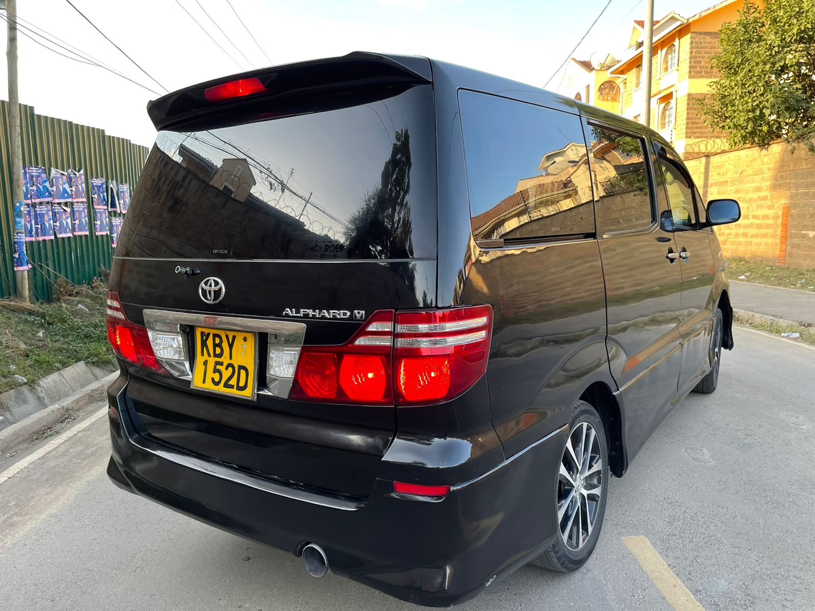 Toyota Alphard Black 2007 You Pay 20%  Trade in OK