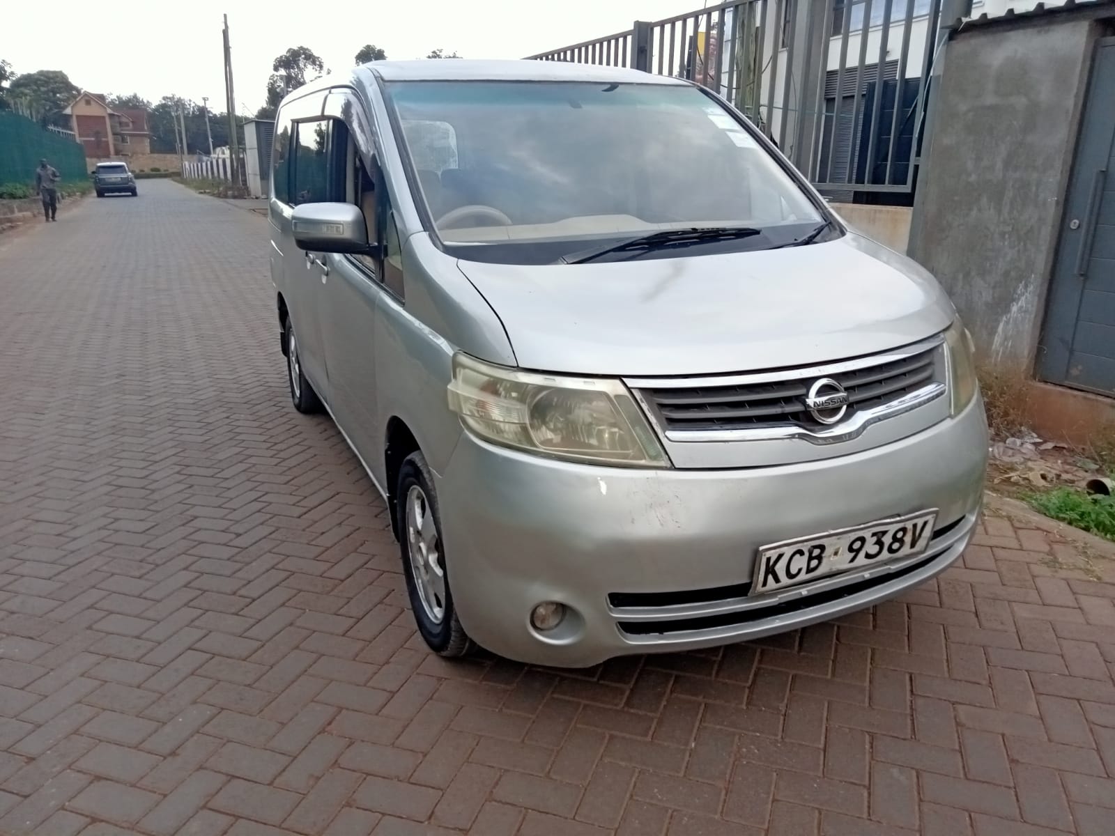Nissan Serena 520K ONLY Pay 20% Deposit Trade in OK Exclusive