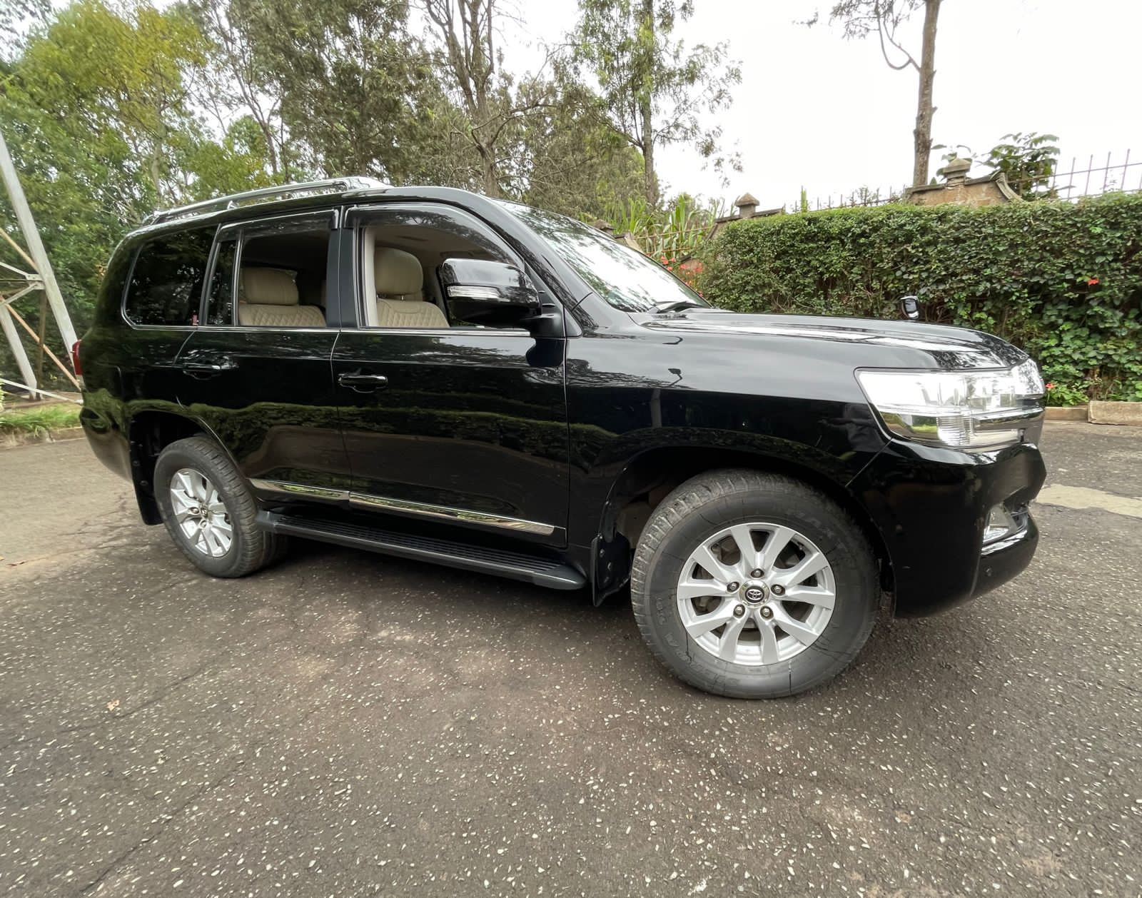Toyota Land Cruiser V8 ZX 2016 EXCLUSIVE Trade in Okay