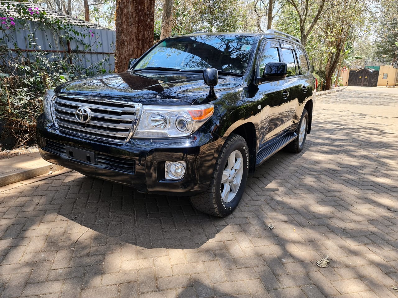 Toyota v8 2014 Hot Deal Exclusive CHEAPEST LANDCRUISER