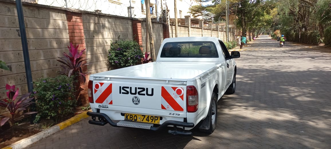 Isuzu D-max 2010  local assembly YOU PAY 40% DEPOSIT Exclusive