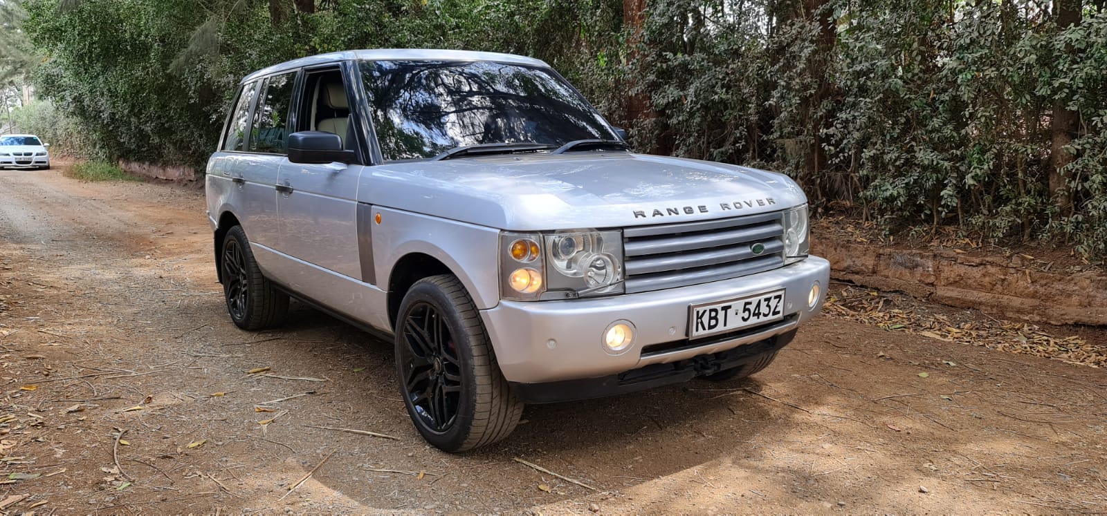 Range Rover Vogue Super Charge 1.6M You Pay 30% Deposit Trade in OK