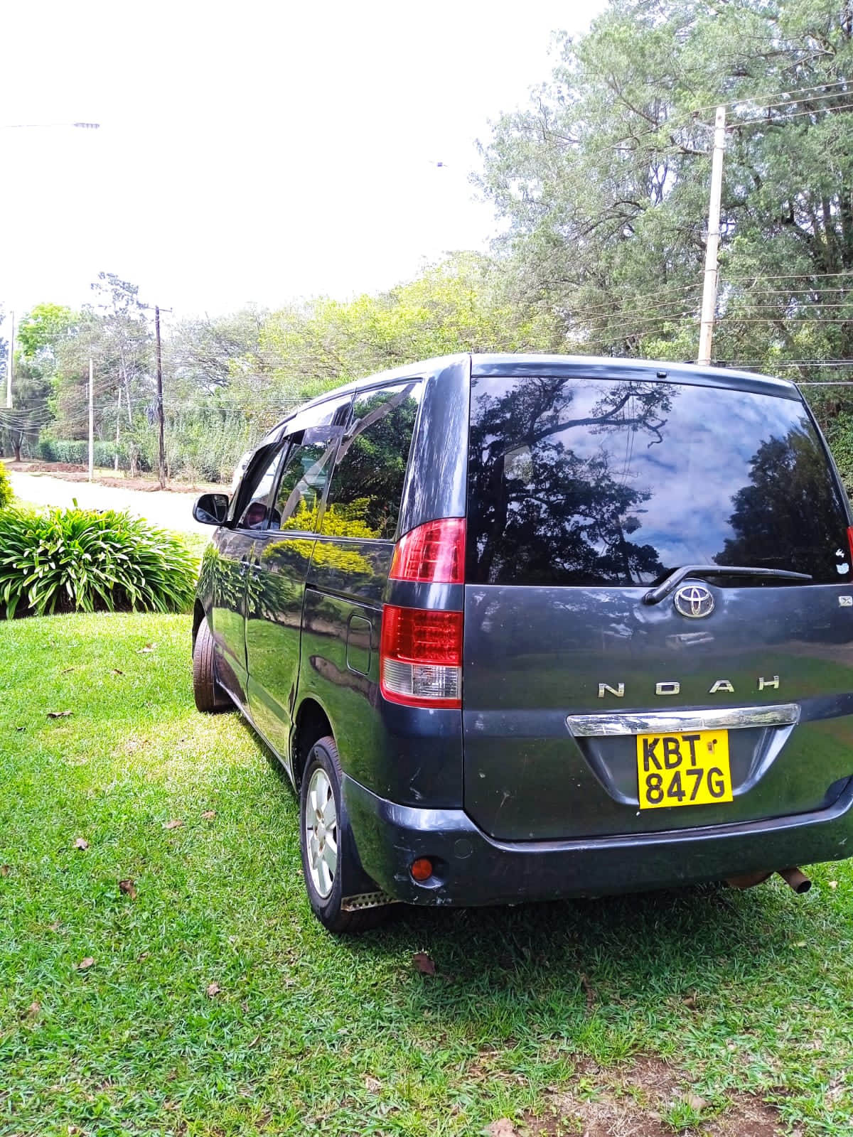 Toyota NOAH 2005 You Pay 20% Deposit Trade in OK EXCLUSIVE!