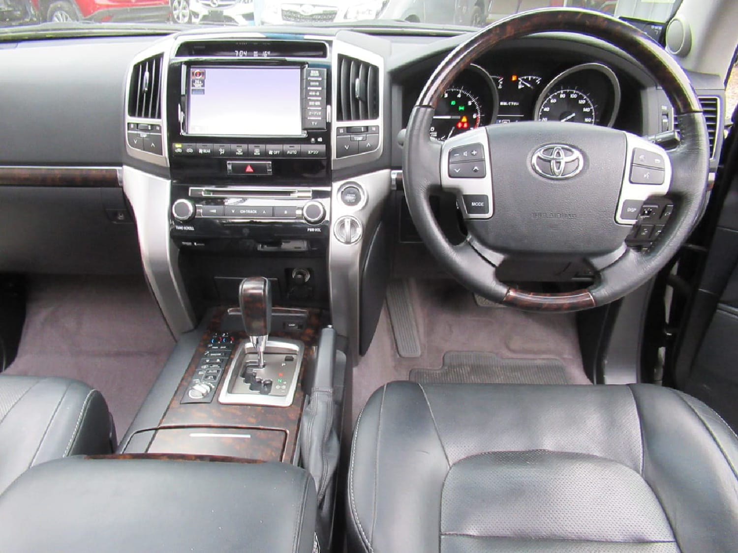 Toyota Landcruiser V8 ZX 2015 Hottest Deal New offer!