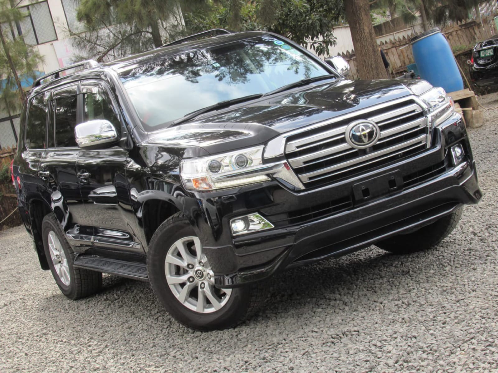 Toyota Land cruiser ZX V8 2016 Cheapest Black sunroof leather