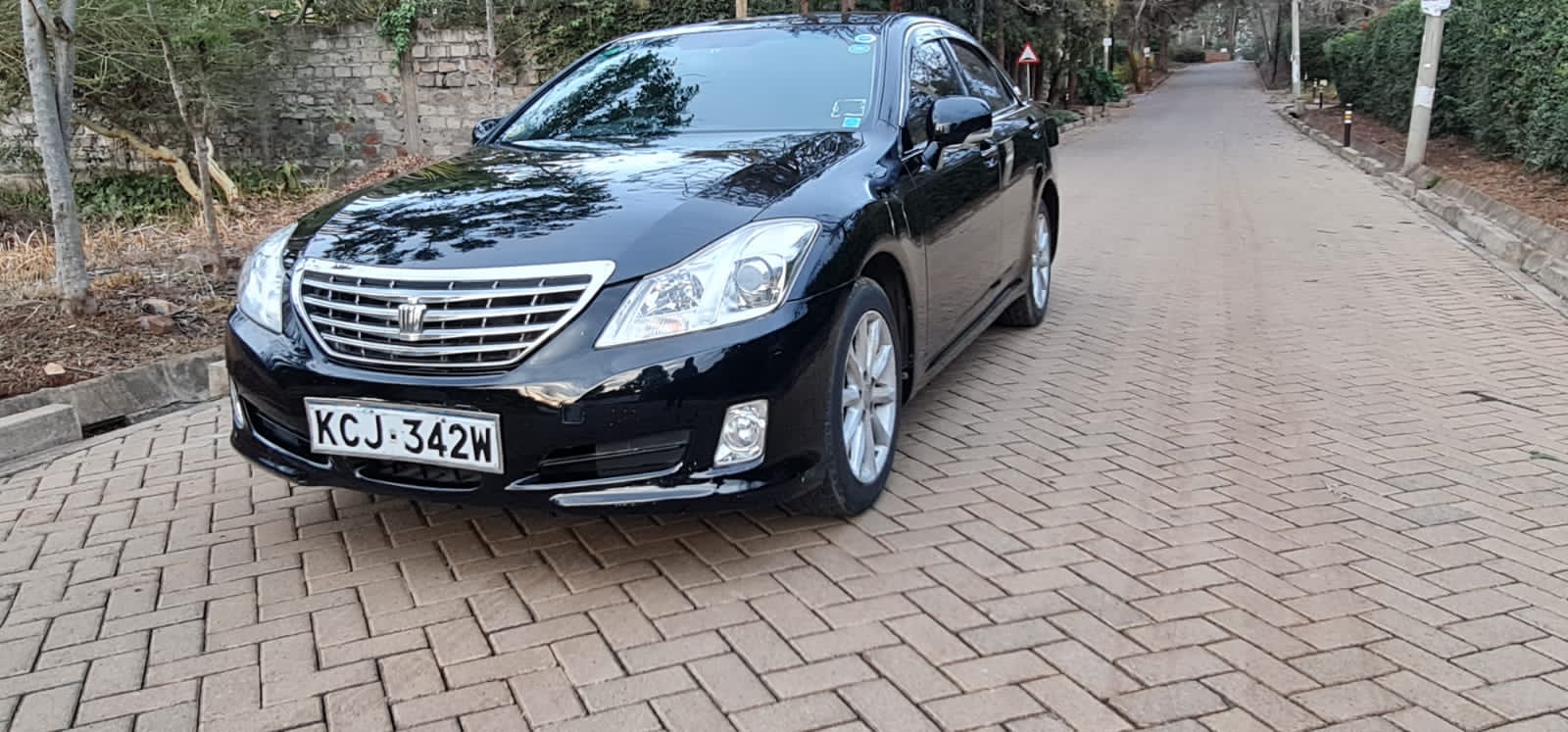 Toyota CROWN 2010 You pay Deposit Trade in Ok Hot Deal