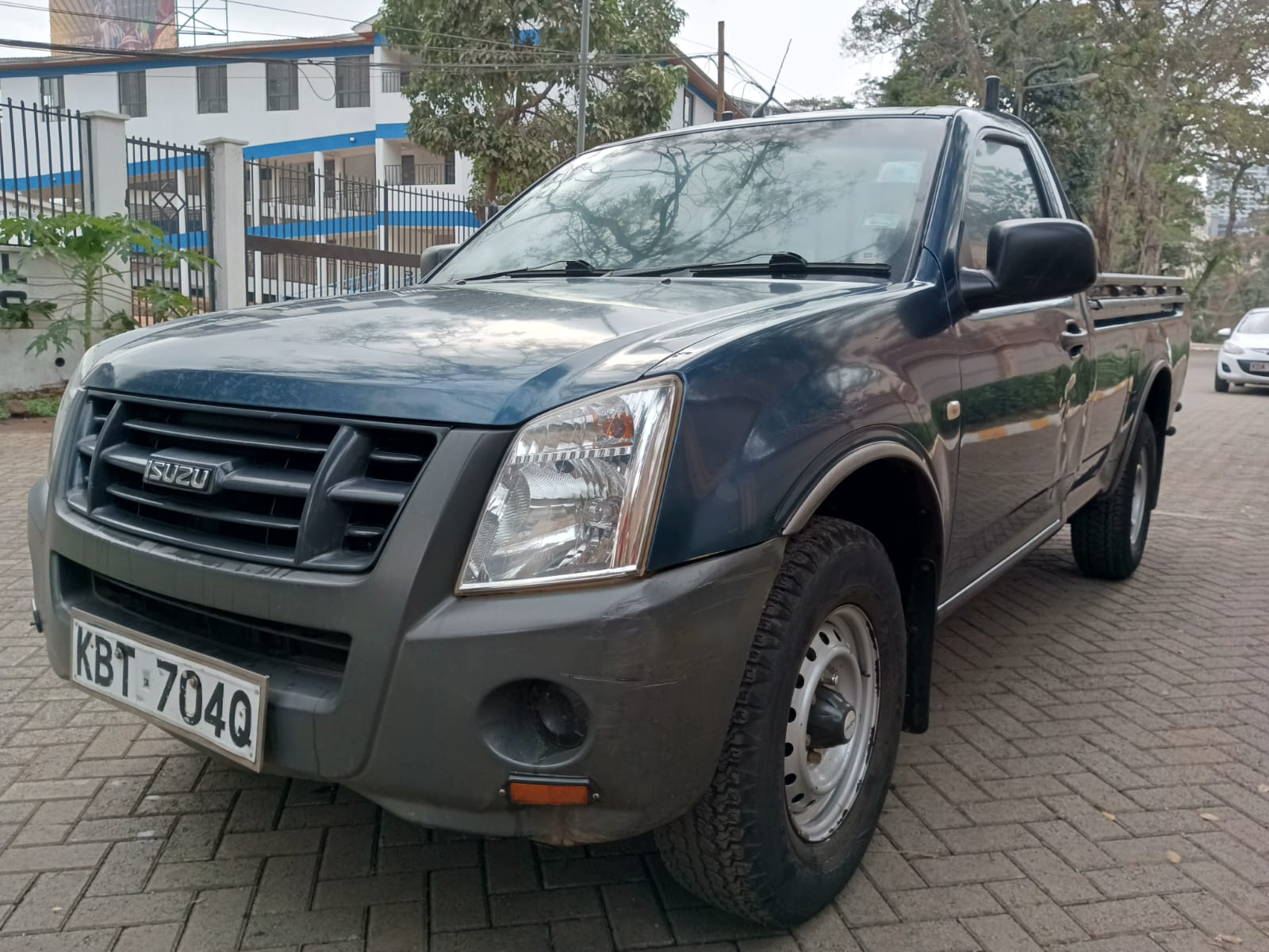 Isuzu D-max 2012 Local Assembly Pay 30% Deposit Trade in Ok Exclusive