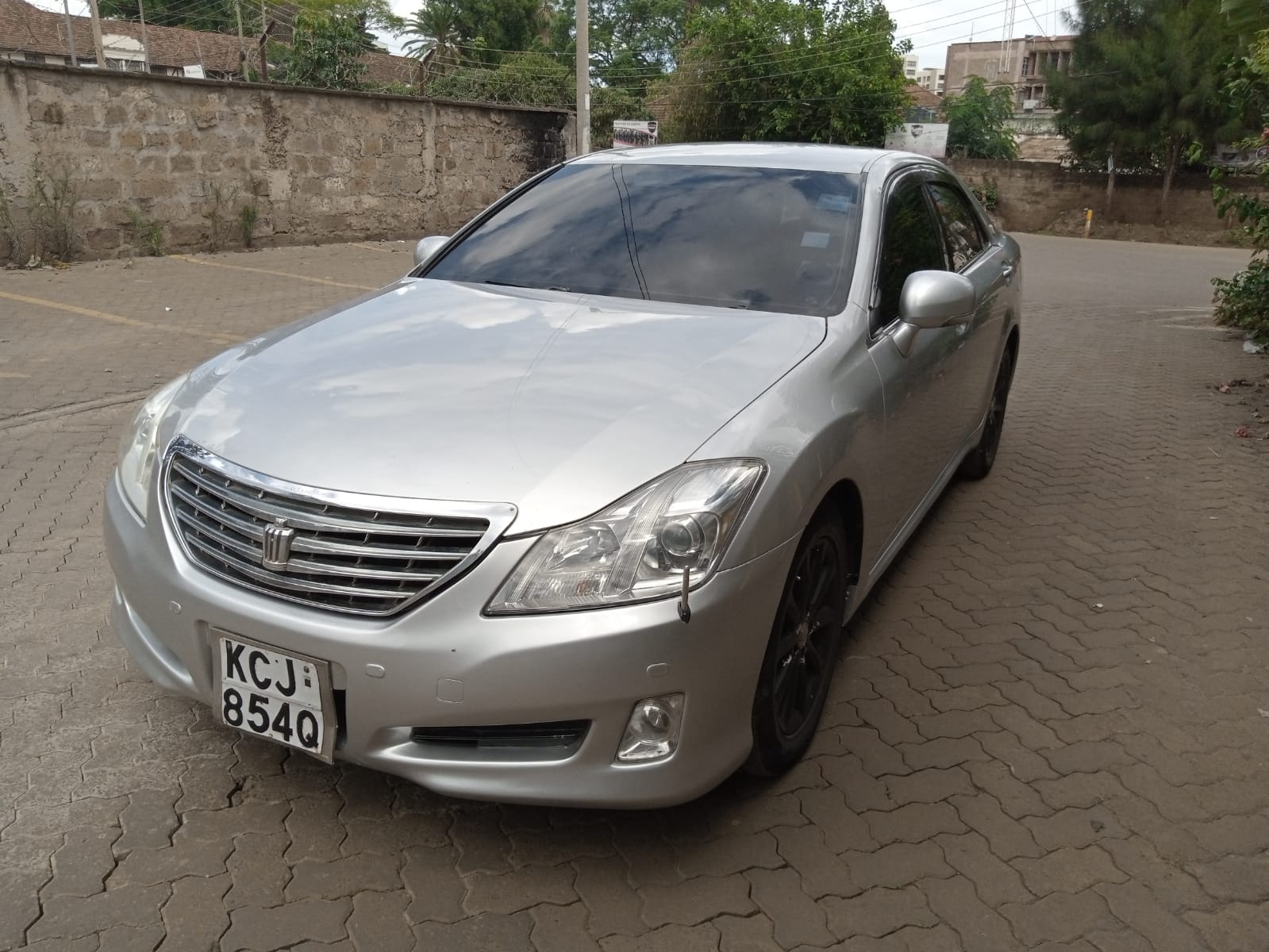 Toyota CROWN 2009 Royal Saloon You pay Deposit Trade in Ok Hot Deal