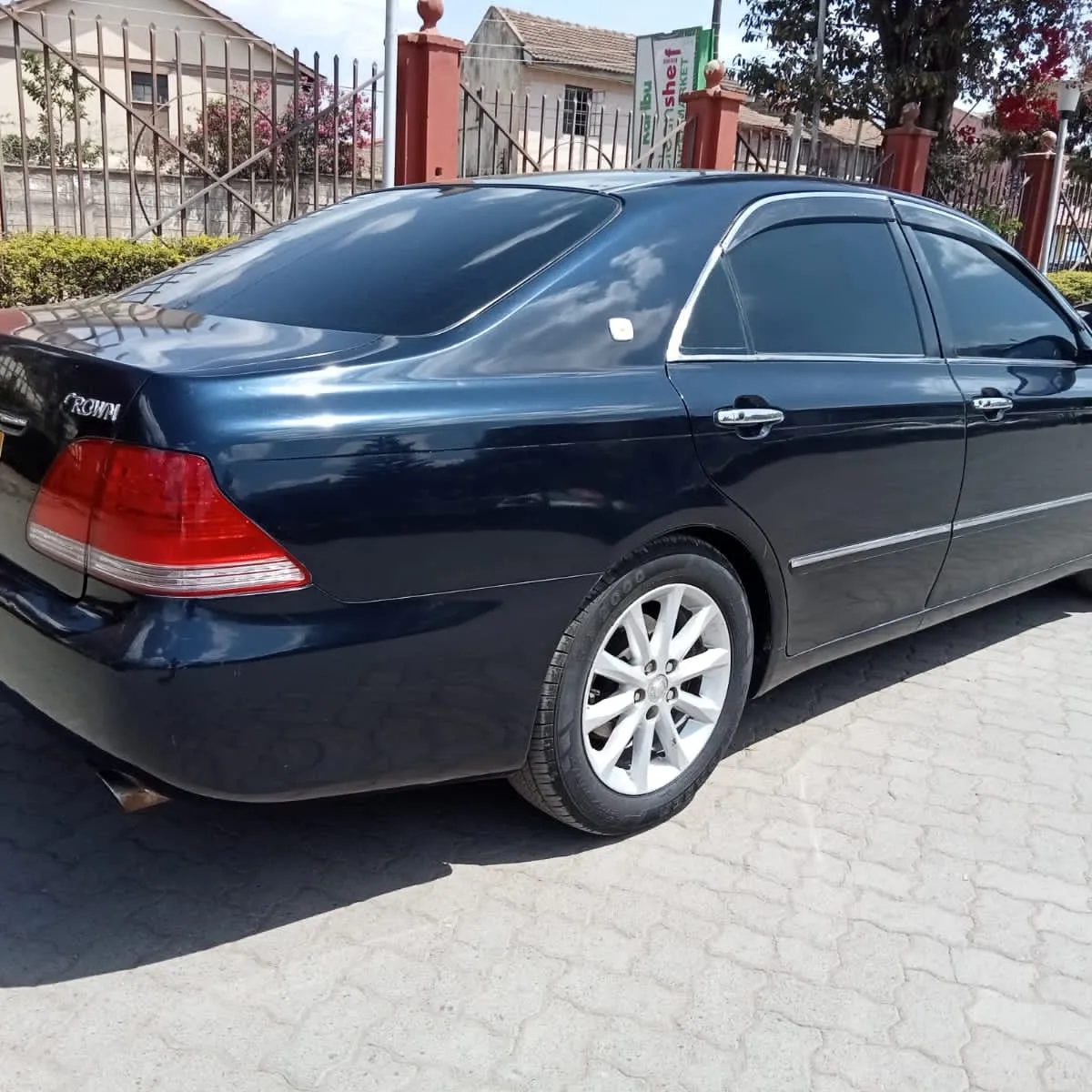 Toyota CROWN Royal Saloon You pay 30% Deposit Trade in Ok Hot Deal