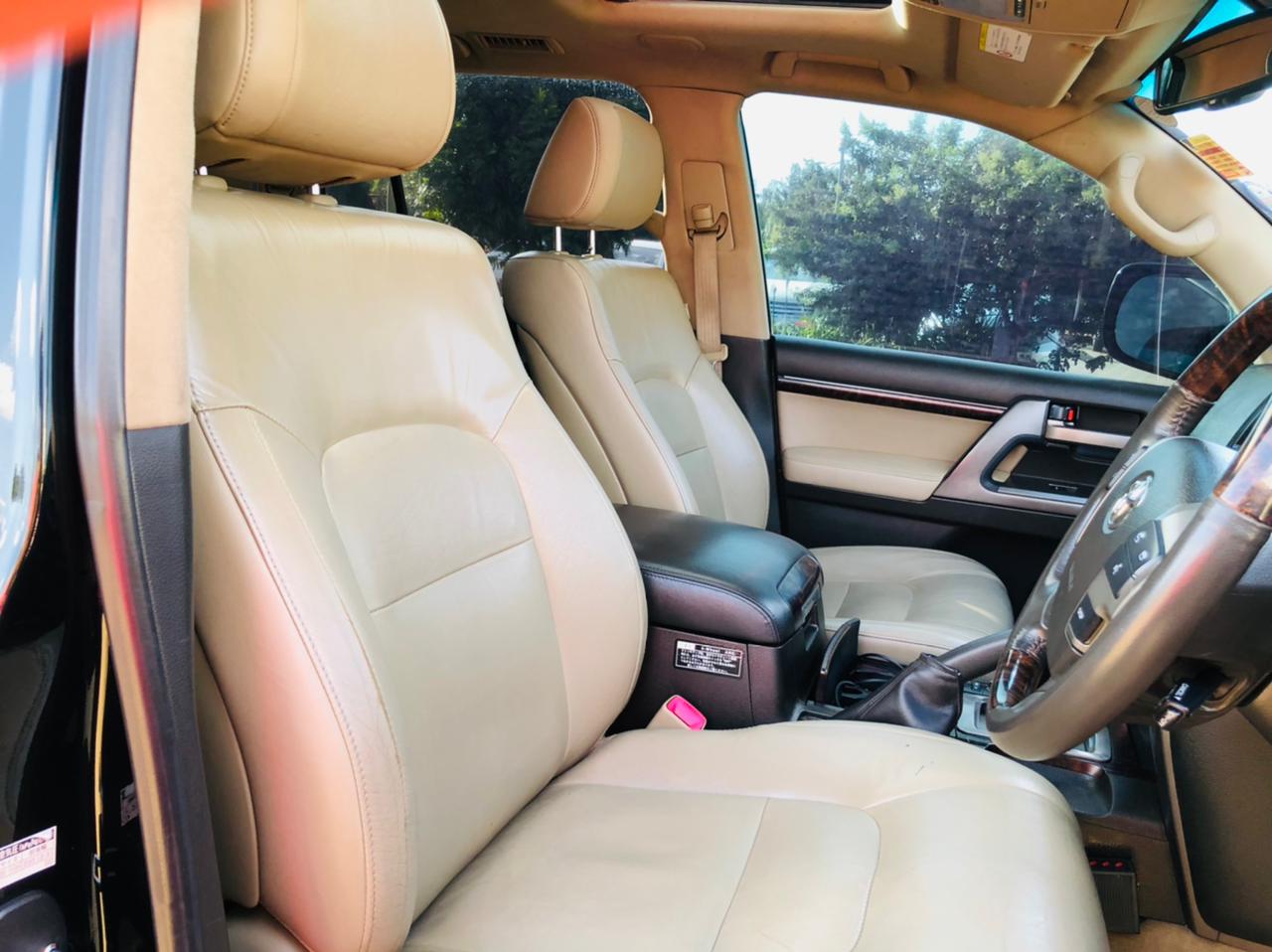 Toyota Land cruiser V8 ZX 2011 SUNROOF leather TRADE IN OK EXCLUSIVE for Sale in Kenya