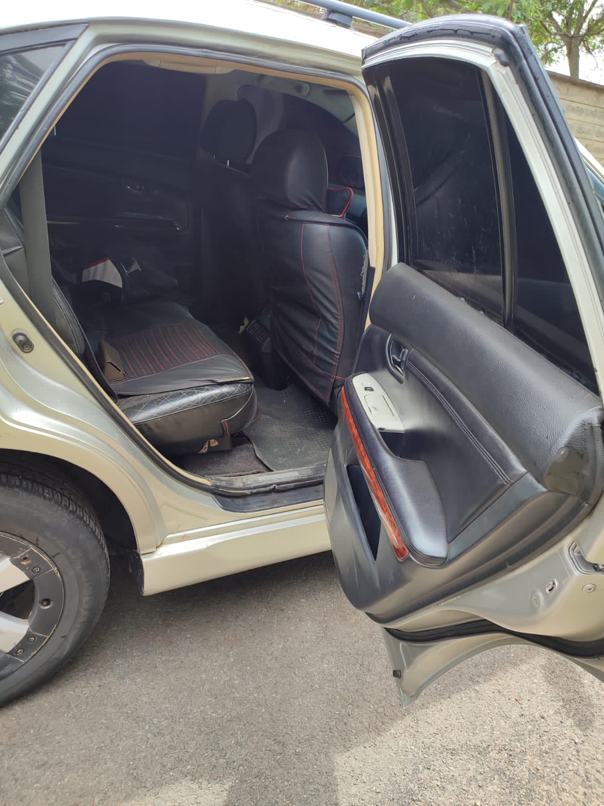 Toyota Harrier You Pay 30% Deposit Trade in OK EXCLUSIVE For sale in kenya