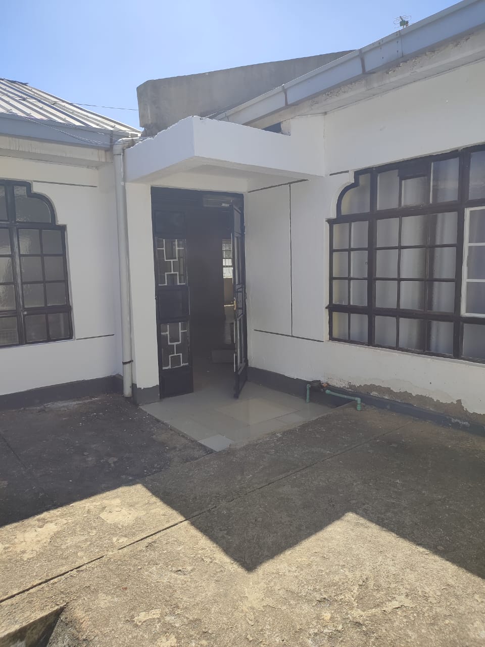 House/Apartment For Rent Real Estate-Two bedroom house both ensuite Waterfront Mall Karen FOR RENT 13