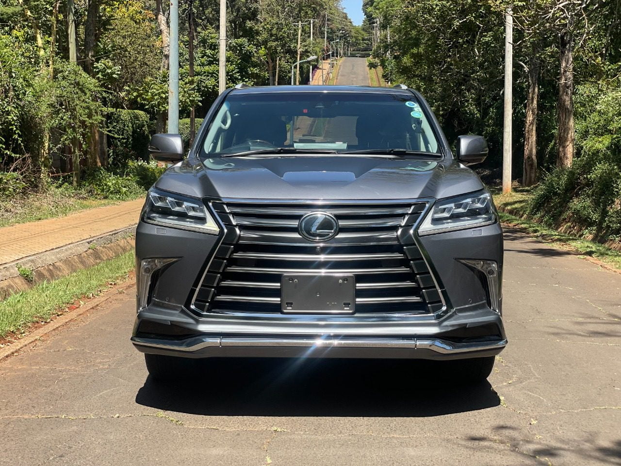 LEXUS LX 570 2016 Fully Loaded HIRE PURCHASE OK EXCLUSIVE For SALE in Kenya