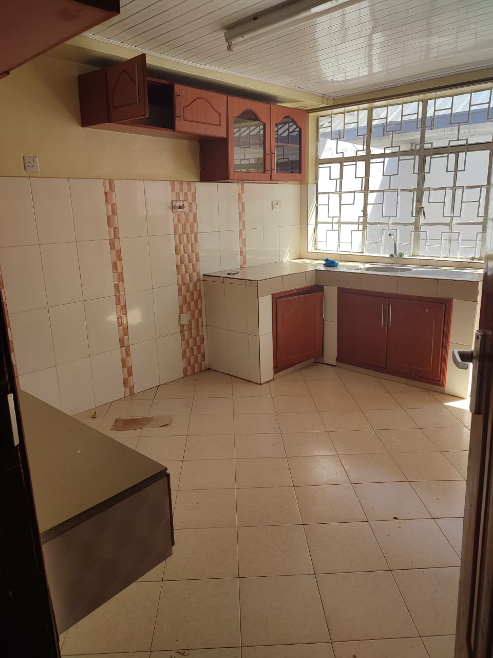 House/Apartment For Rent Real Estate-Two bedroom house both ensuite Waterfront Mall Karen FOR RENT 2