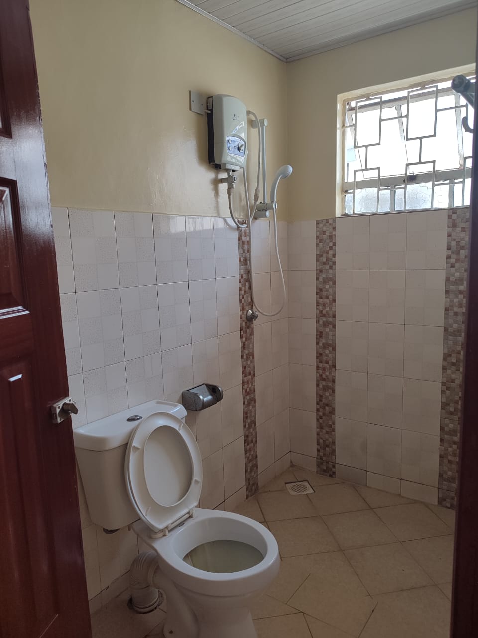 Two bedroom house both ensuite Waterfront Mall Karen FOR RENT