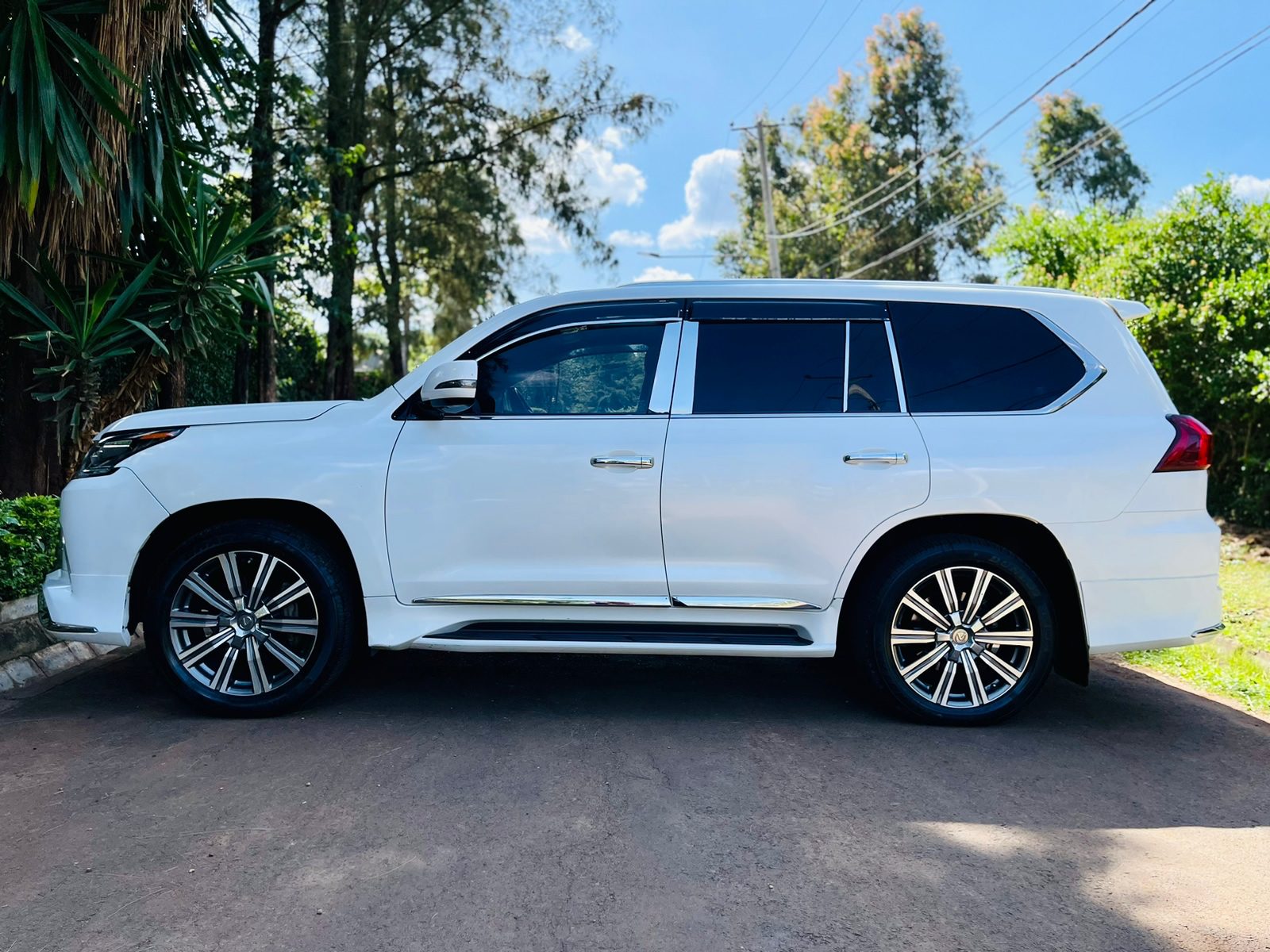 LEXUS LX 570 2016 Fully Loaded Exclusive CHEAPEST
