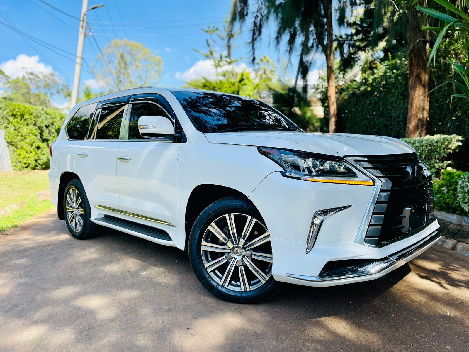 LEXUS LX 570 2016 Fully Loaded Exclusive CHEAPEST