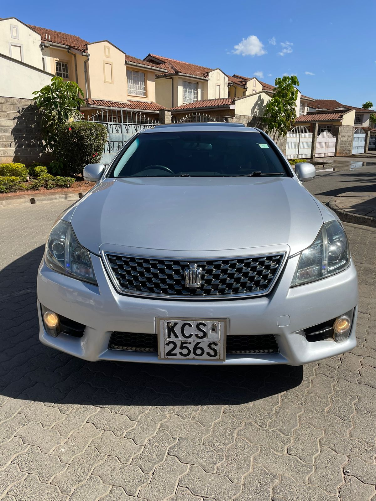 Toyota CROWN ATHLETE with SUNROOF You pay Deposit Trade in Ok Hot Deal