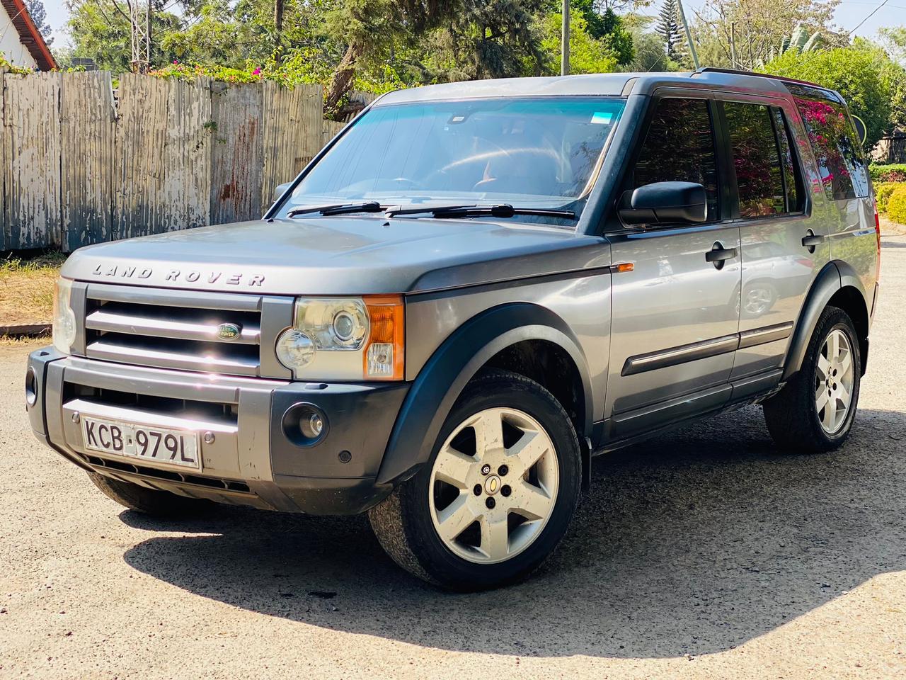 Land Rover Discovery 3 QUICK SALE Triple SUNROOF You Pay 30% Deposit Trade in Ok For sale in kenya