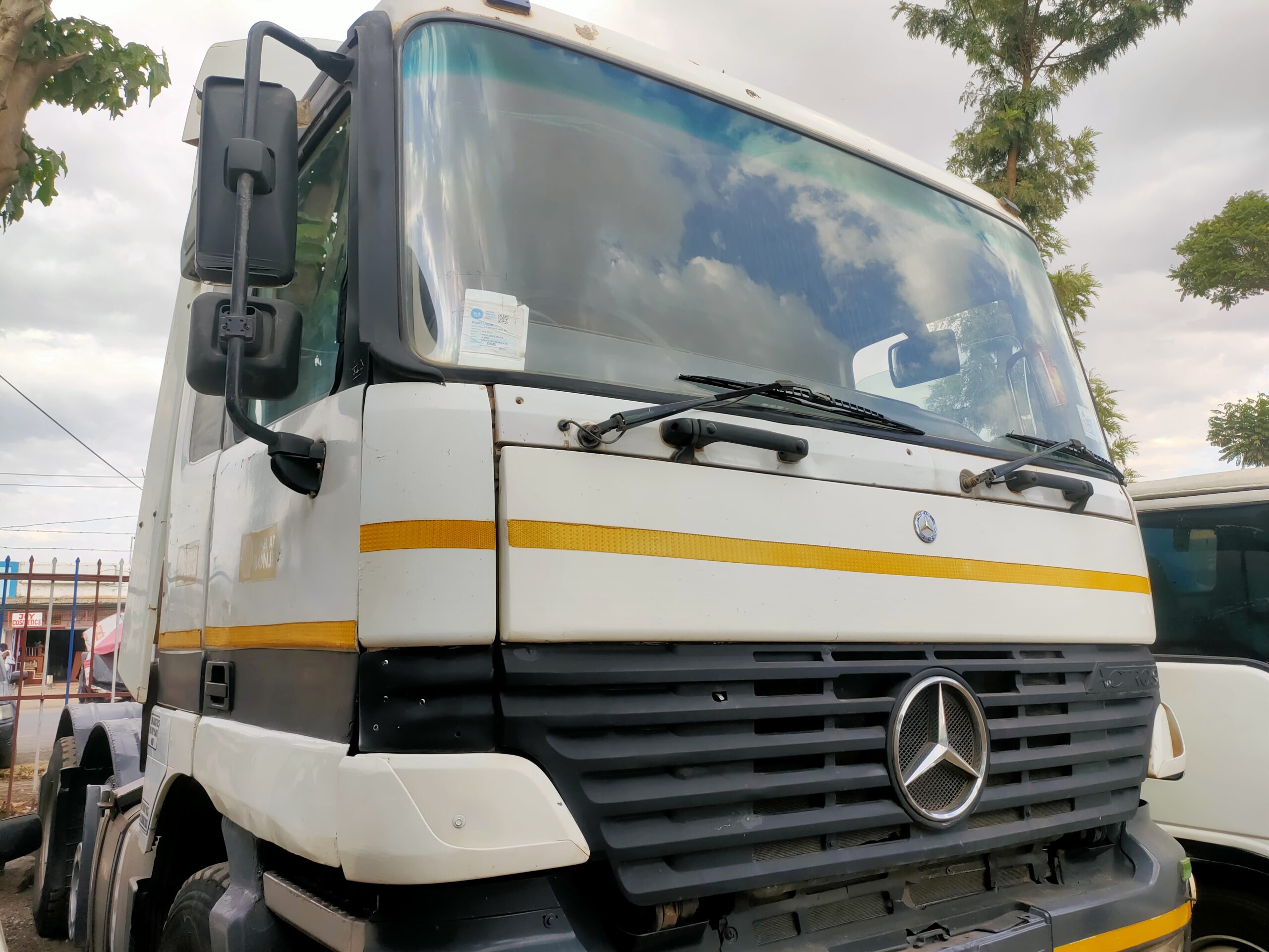 For quick sale Mercedes Benz Actros Mp1 in excellent condition