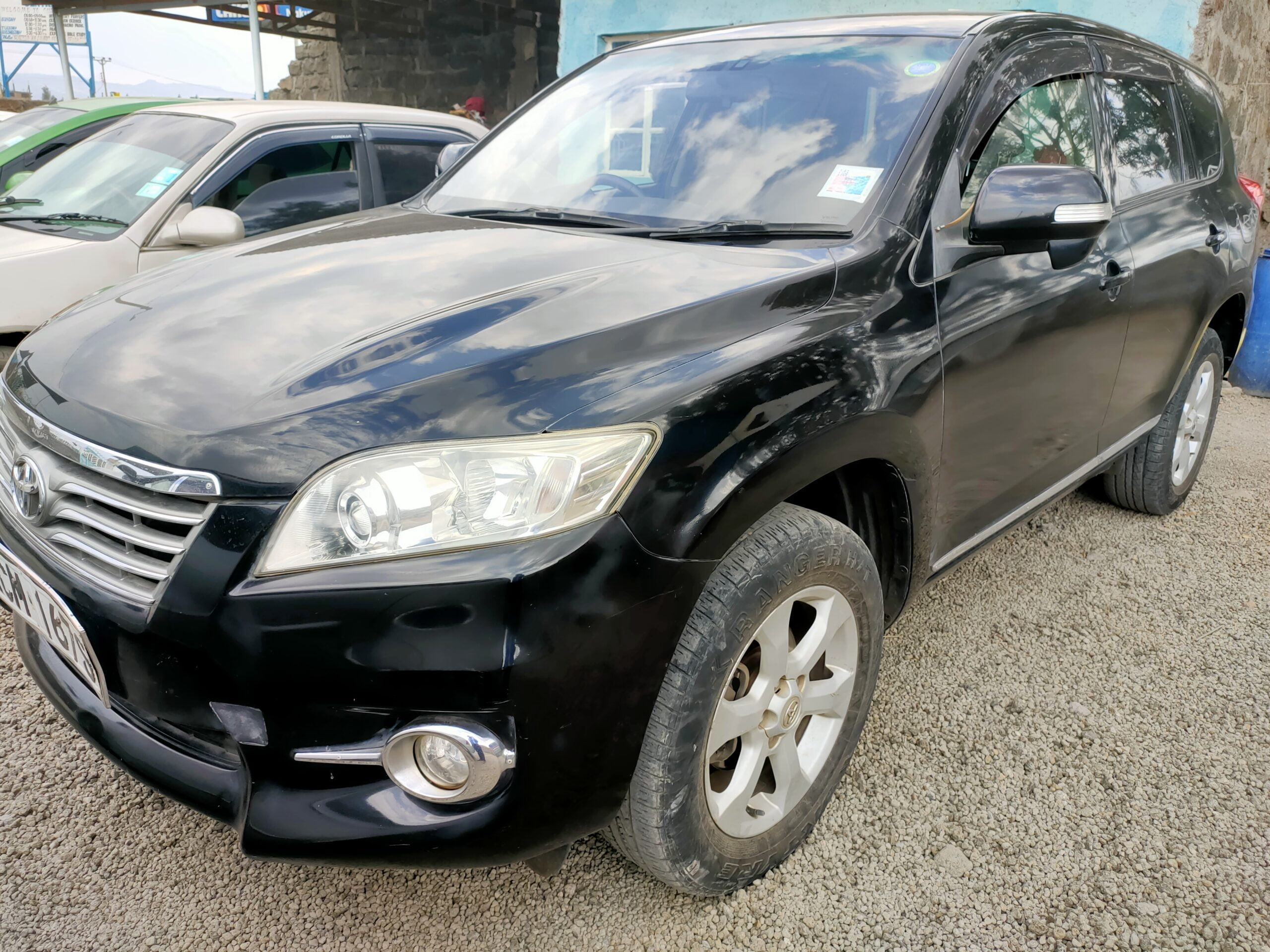 For quick sale Toyota Vanguard in excellent condition