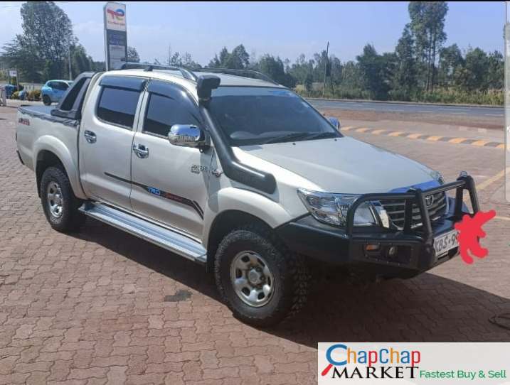 Toyota Hilux double cab local 2012 1.9m negotiable manual