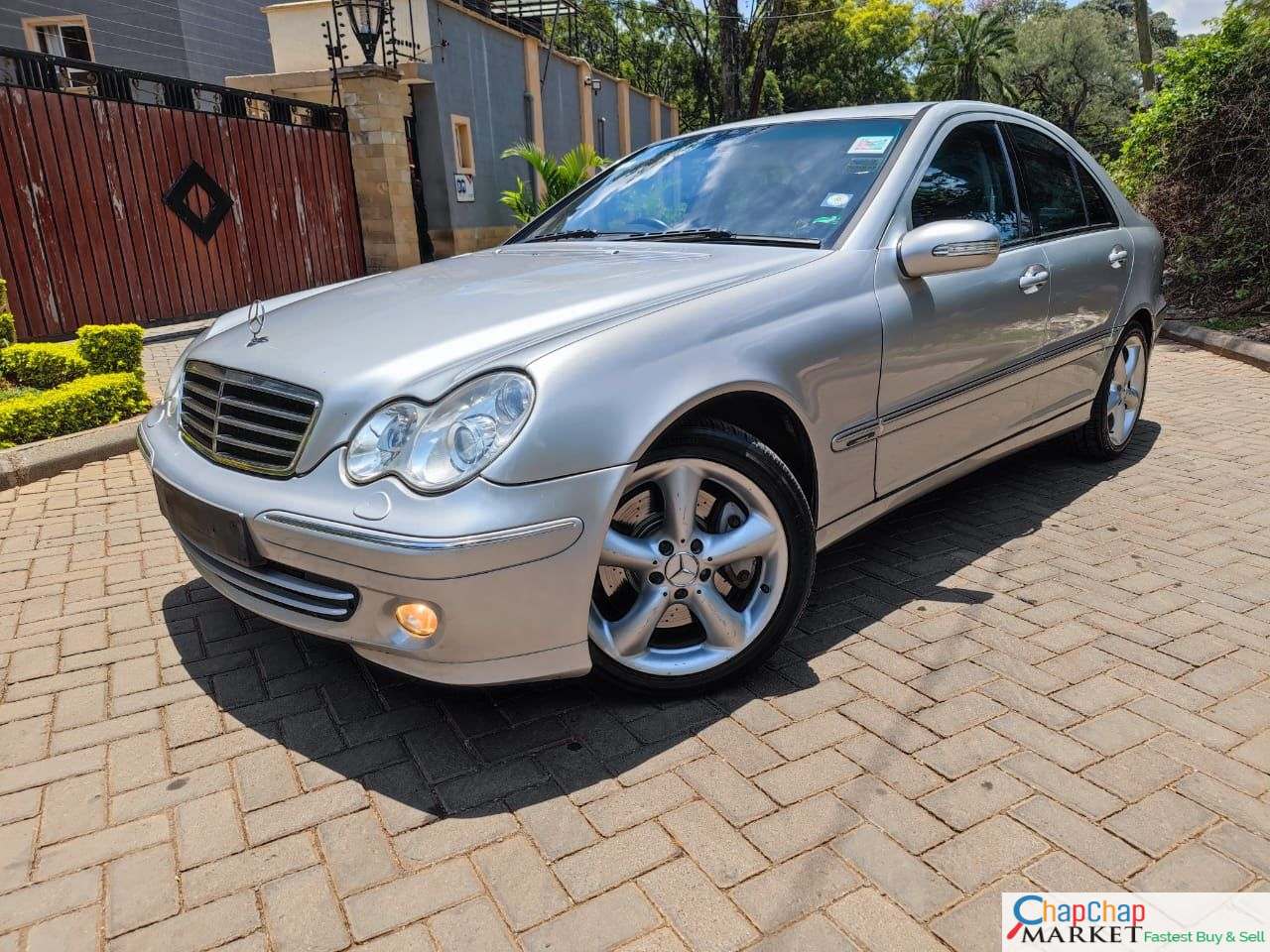 Mercedes Benz C200 QUICK SALE You Pay 30% DEPOSIT Trade in OK EXCLUSIVE