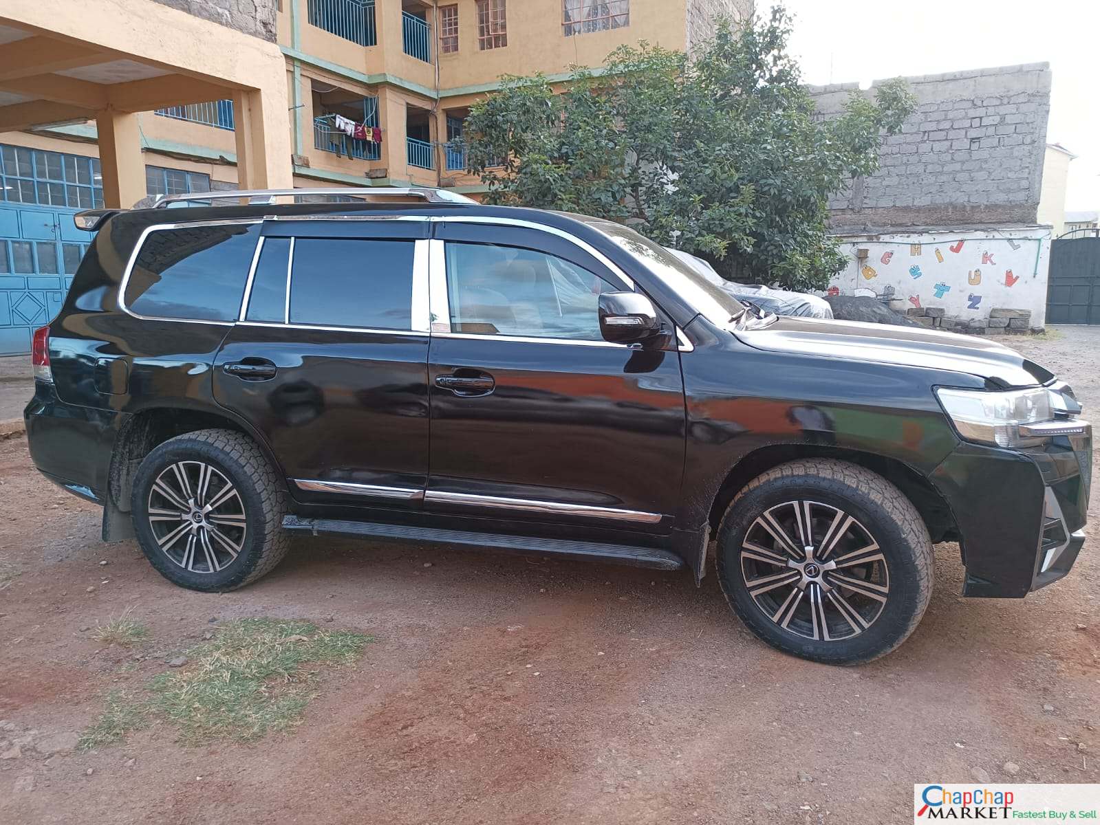Toyota Land cruiser V8 SUNROOF 200 series QUICK SALE EXCLUSIVE for Sale in Kenya