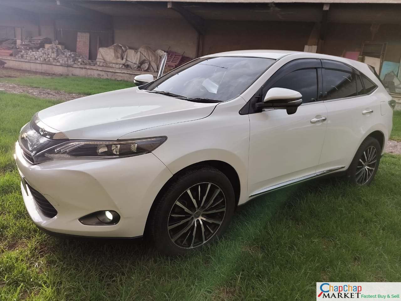 Toyota Harrier NEW SHAPE QUICK SALE 2.45M You Pay 30% Deposit Trade in OK EXCLUSIVE