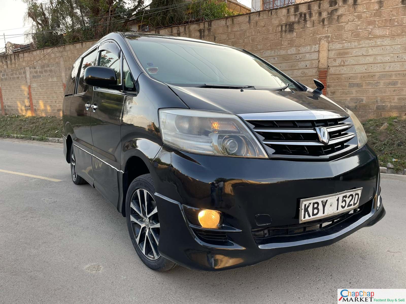 Toyota Alphard 850k ONLY You Pay 30% Deposit Trade in OK EXCLUSIVE