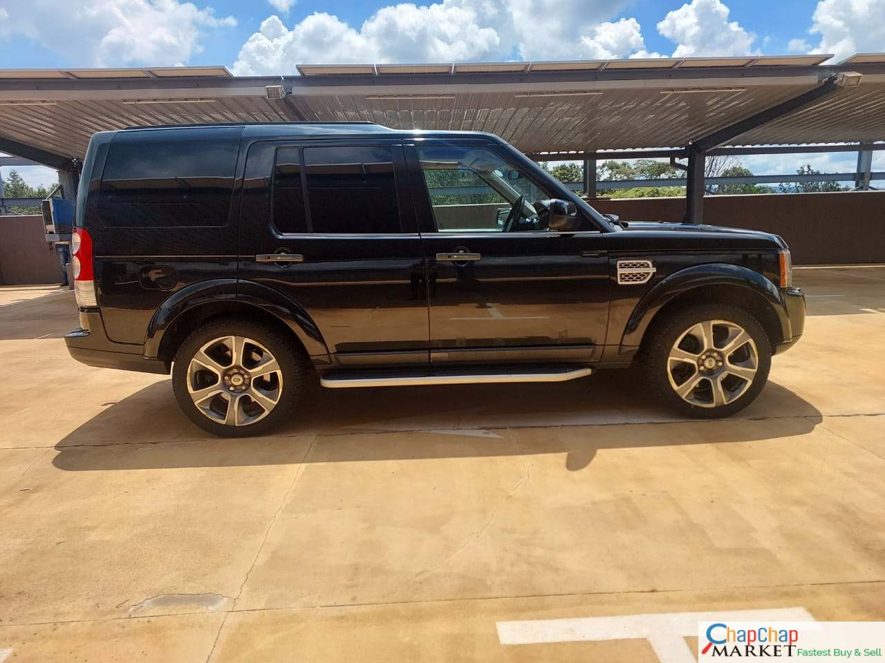 Land Rover Discovery 4 triple sunroof QUICK SALE You Pay 30% Deposit Trade in Ok For sale in kenya