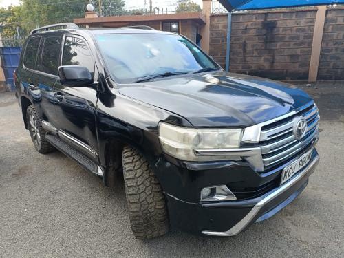 Toyota Land cruiser V8 With SUNROOF 70% FINANCE QUICK SALE TRADE IN OK EXCLUSIVE for Sale in Kenya
