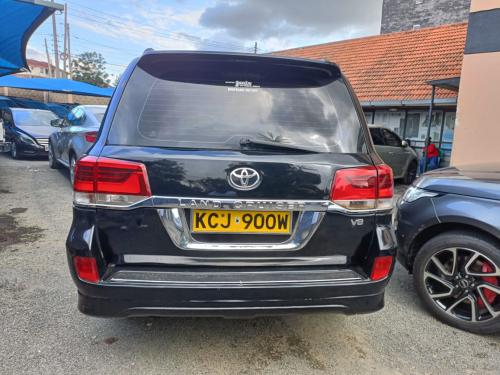 Toyota Land cruiser V8 With SUNROOF 70% FINANCE QUICK SALE TRADE IN OK EXCLUSIVE for Sale in Kenya