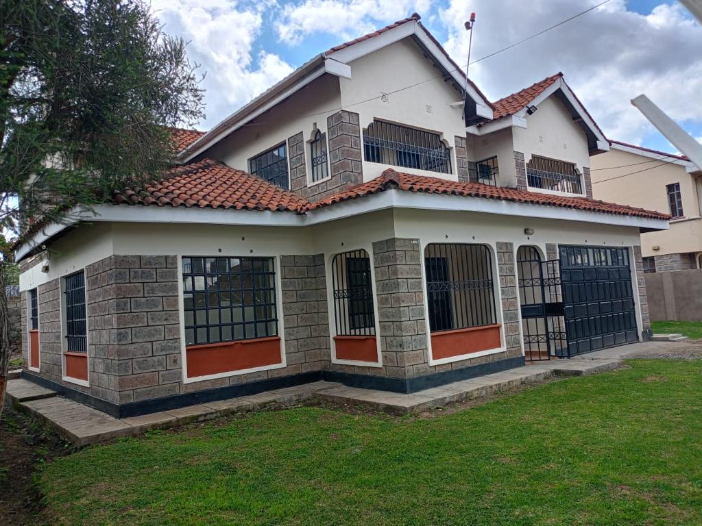 QUICK SALE 4 bedroom mansion with 3 en-suite in Rongai