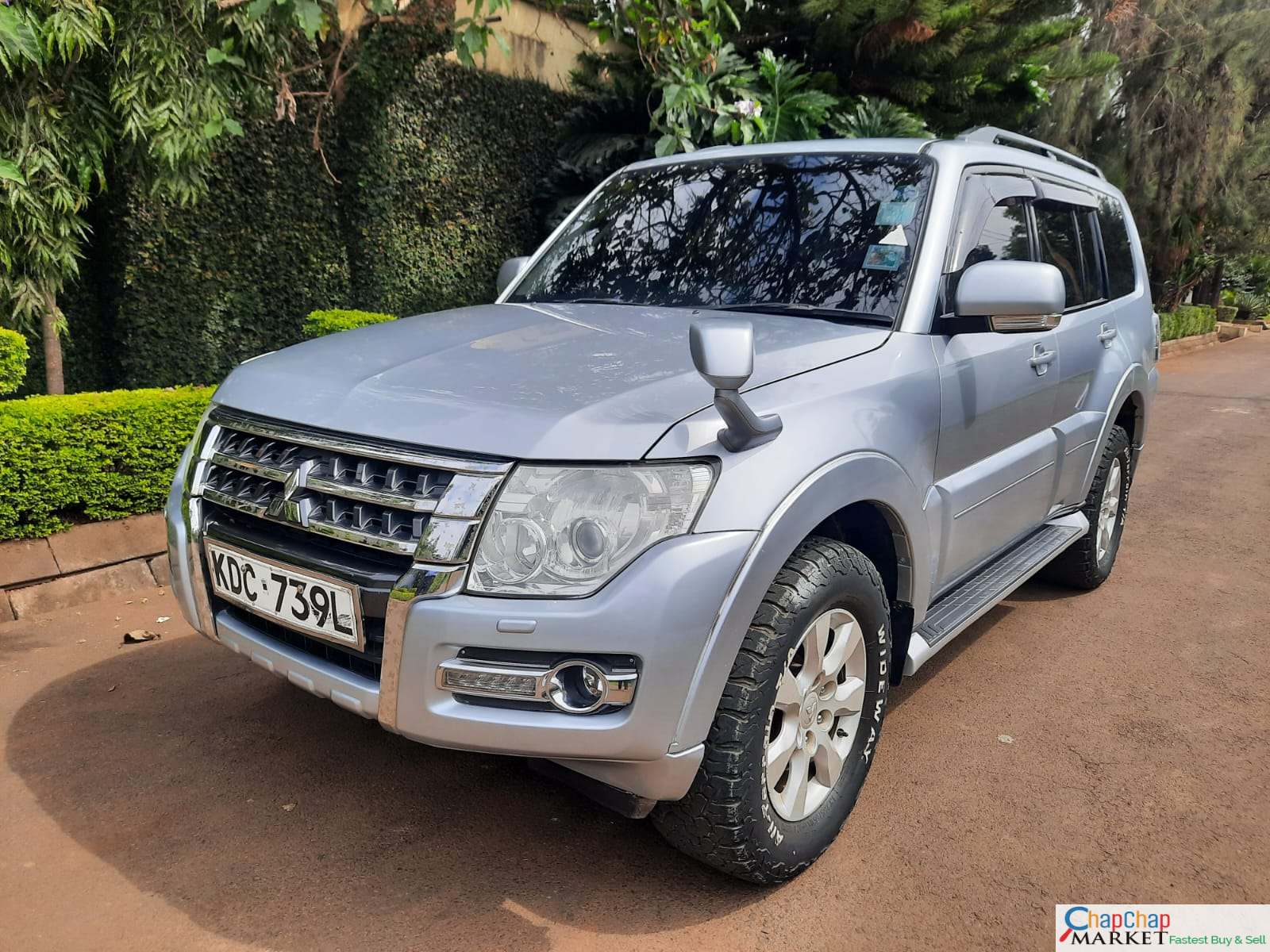 Mitsubishi Pajero For sale in Kenya fully loaded You Pay 30% Deposit Trade in Ok EXCLUSIVE