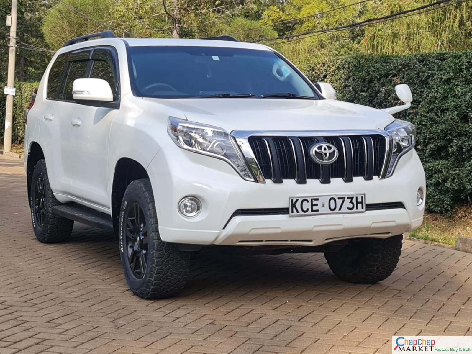 Toyota Prado j150 for sale in Kenya with SUNROOF You Pay 30% Deposit Trade in OK exclusive Hire Purchase Installments bank finance