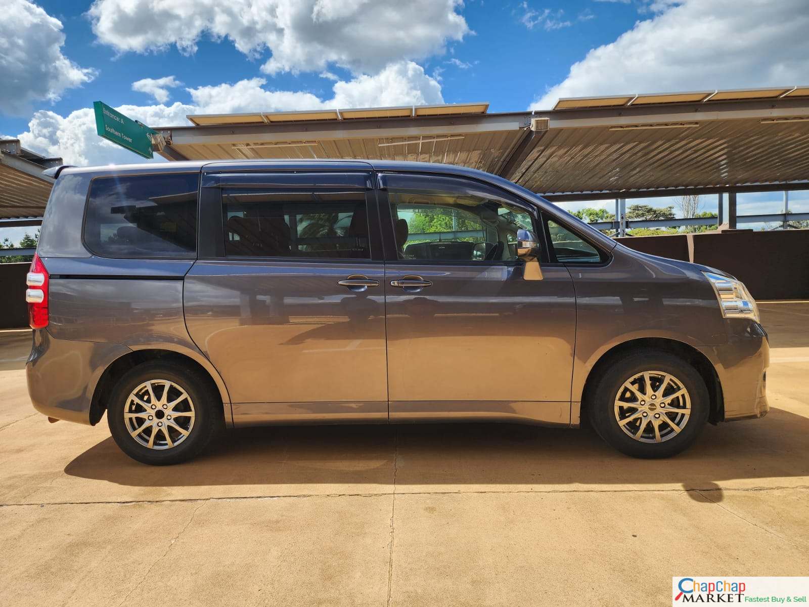 Toyota NOAH kenya You Pay 30% Deposit Trade in OK Toyota Noah for sale in kenya hire purchase installments EXCLUSIVE (SOLD)