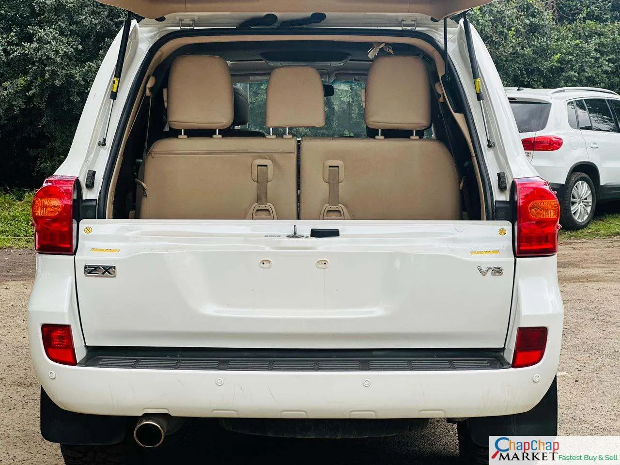 Toyota V8 ZX Kenya QUICK SALE SUNROOF LEATHER 2010 4M ONLY You Pay 40